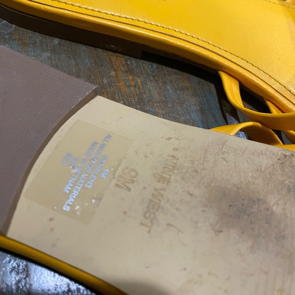 Nine West Yellow Strappy Sandals. Womens size 9 - Picture 4 of 4